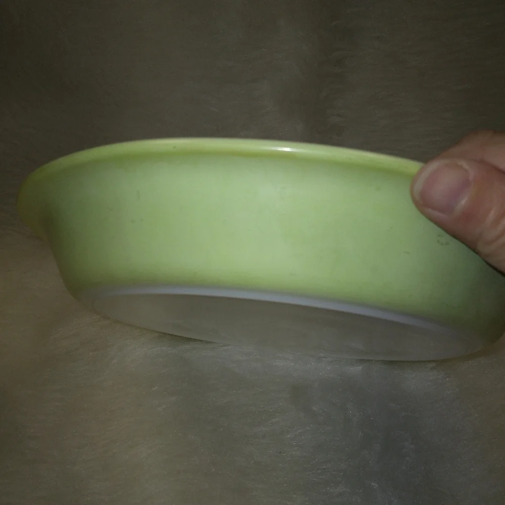 PYREX 209 Lime Green 8.5 inch pie plate
